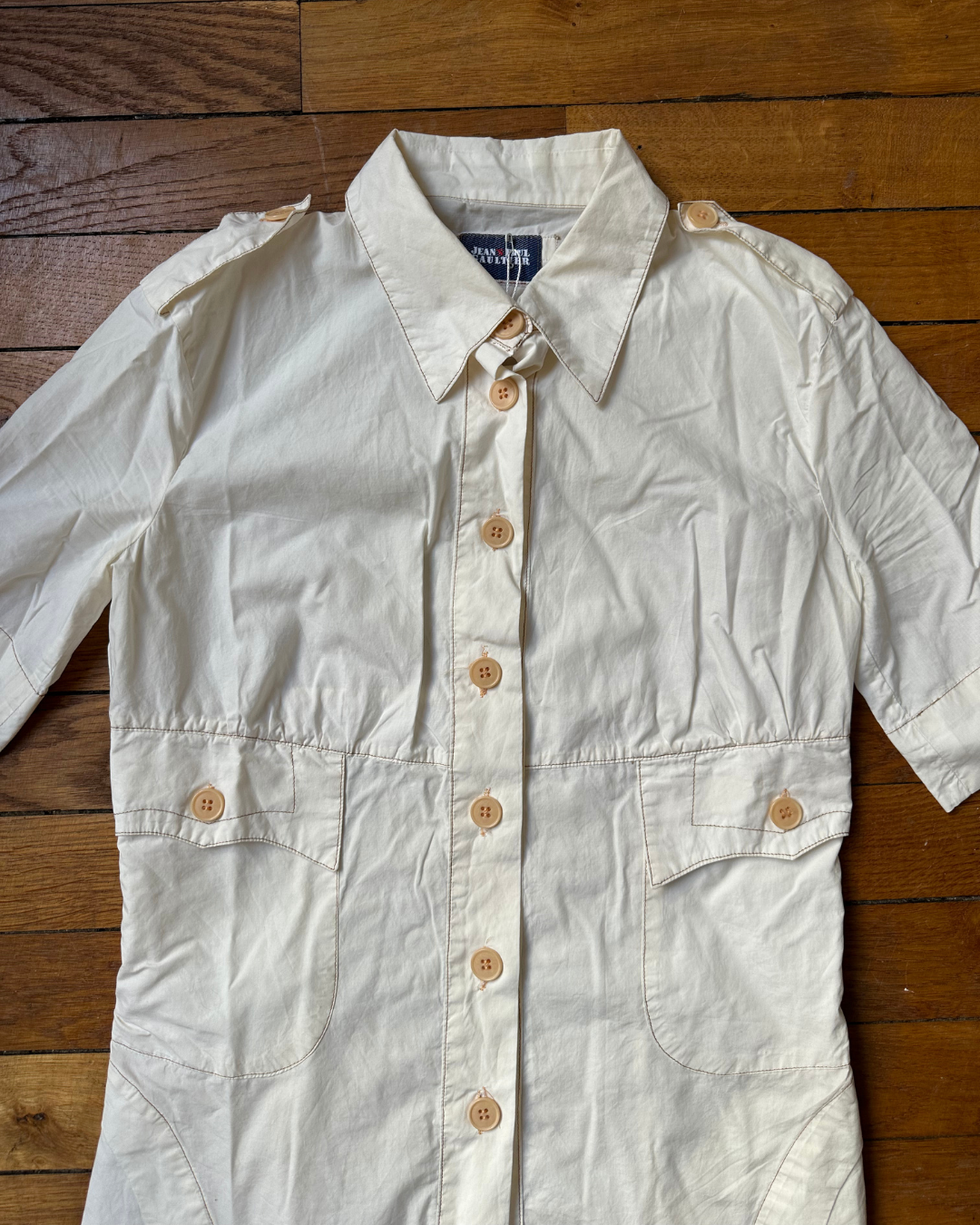 Fitted shirt with pockets