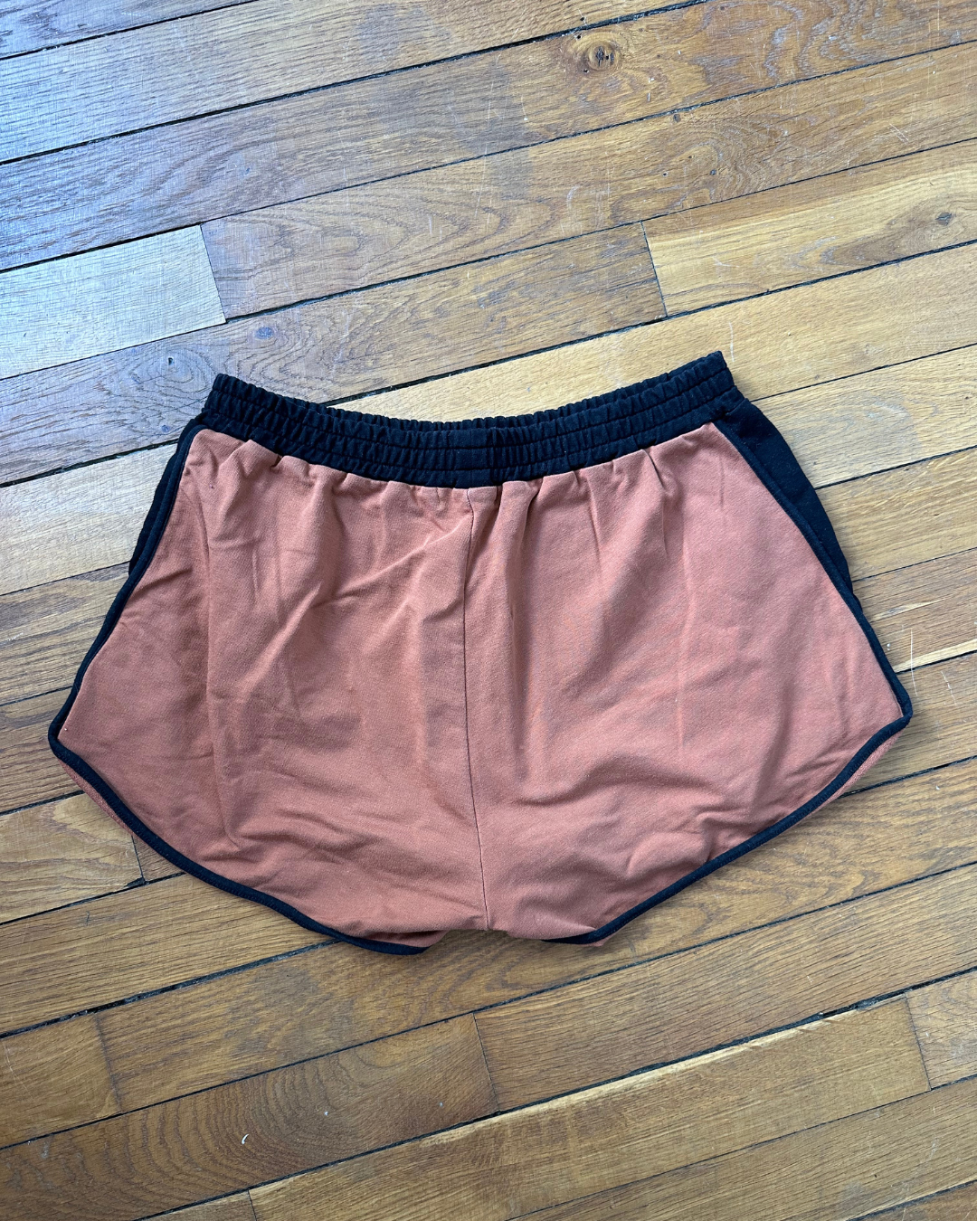 Retro sports short