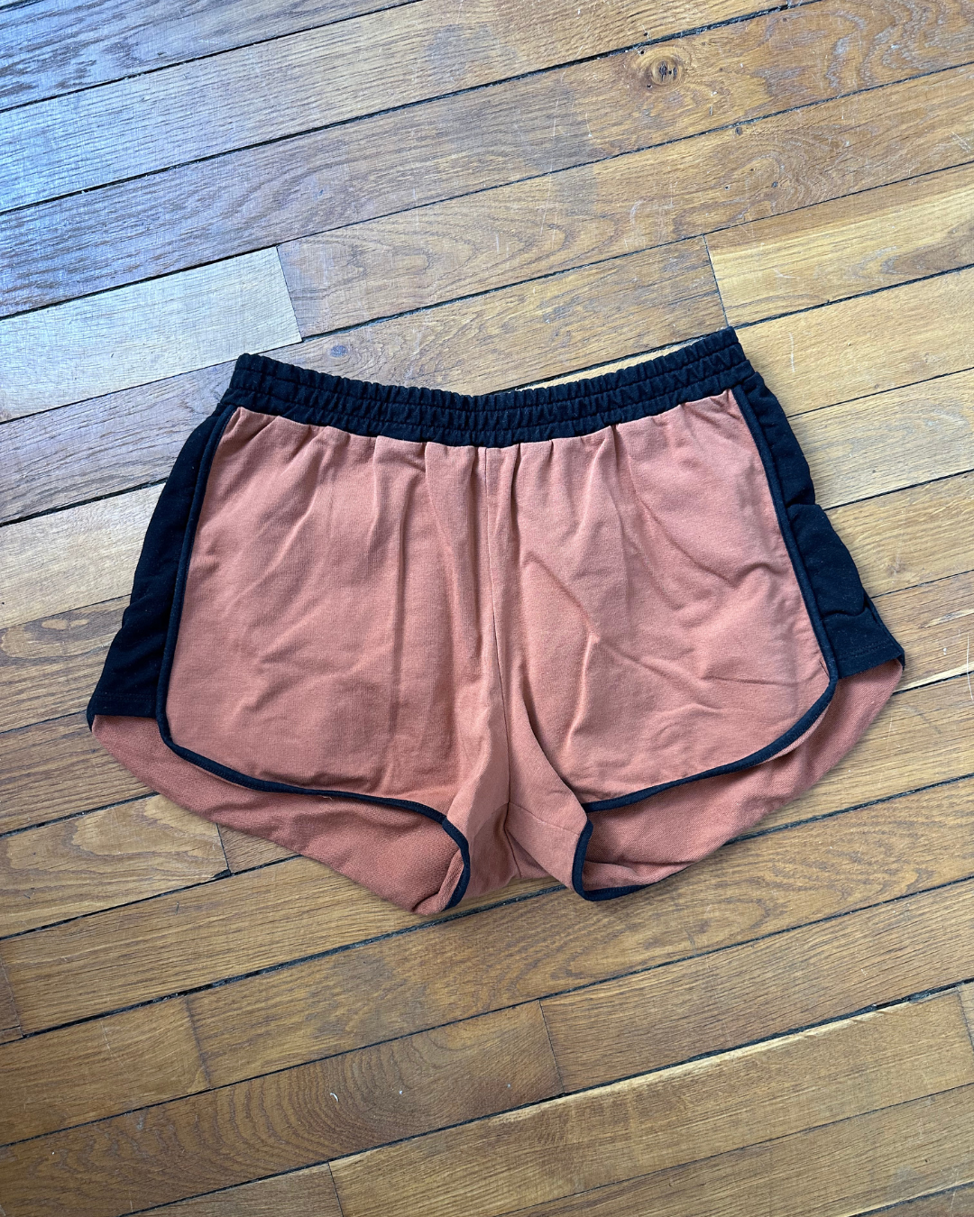 Retro sports short