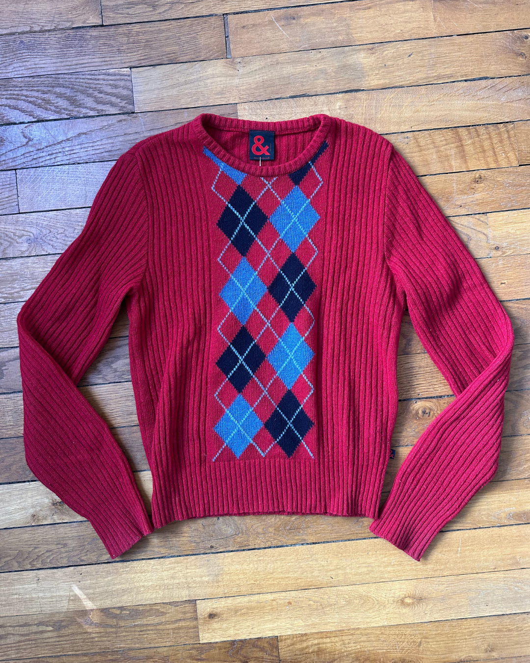 Diamond-patterned sweater