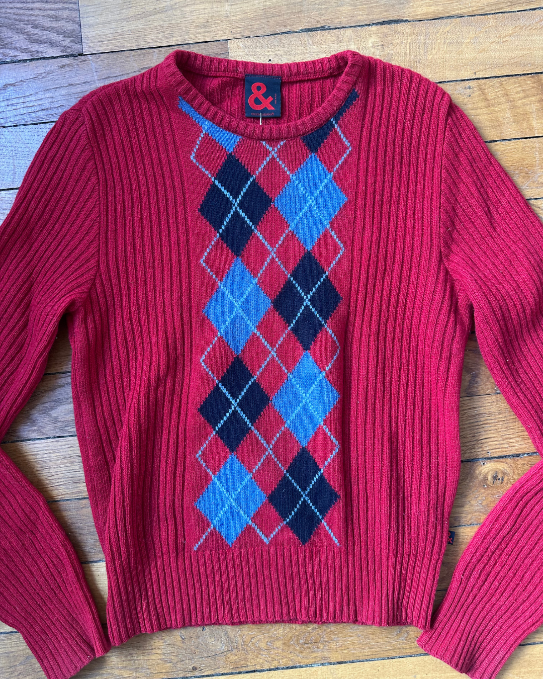 Diamond-patterned sweater