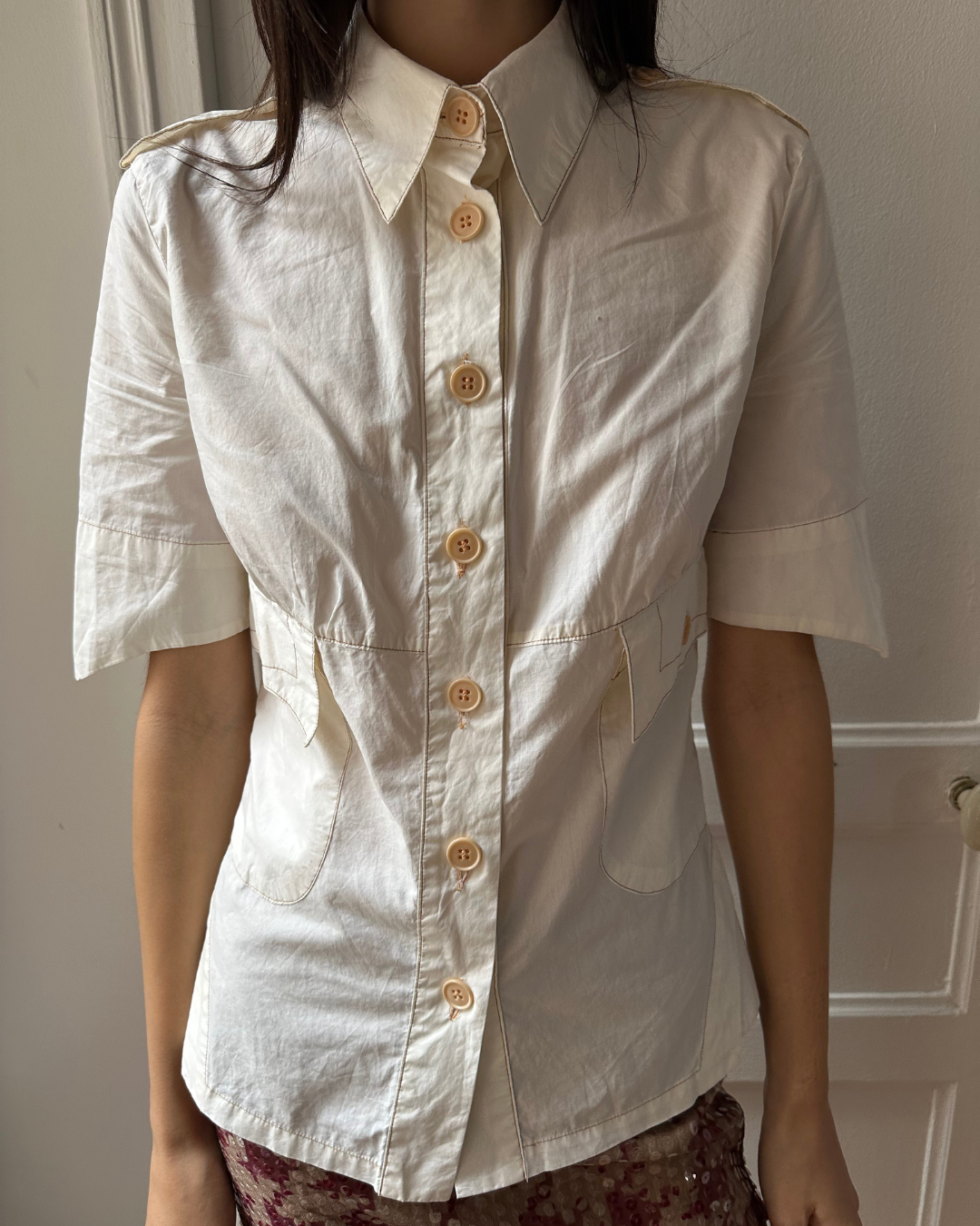 Fitted shirt with pockets