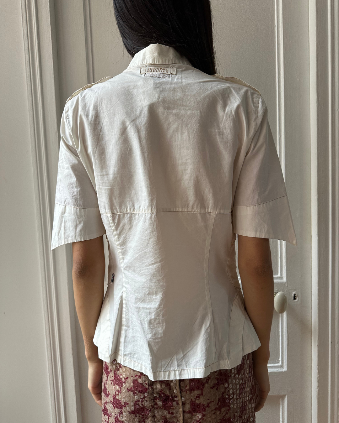 Fitted shirt with pockets