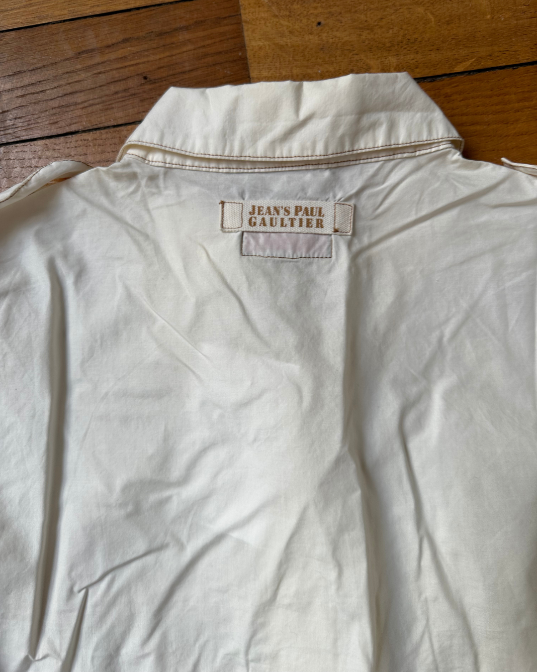 Fitted shirt with pockets