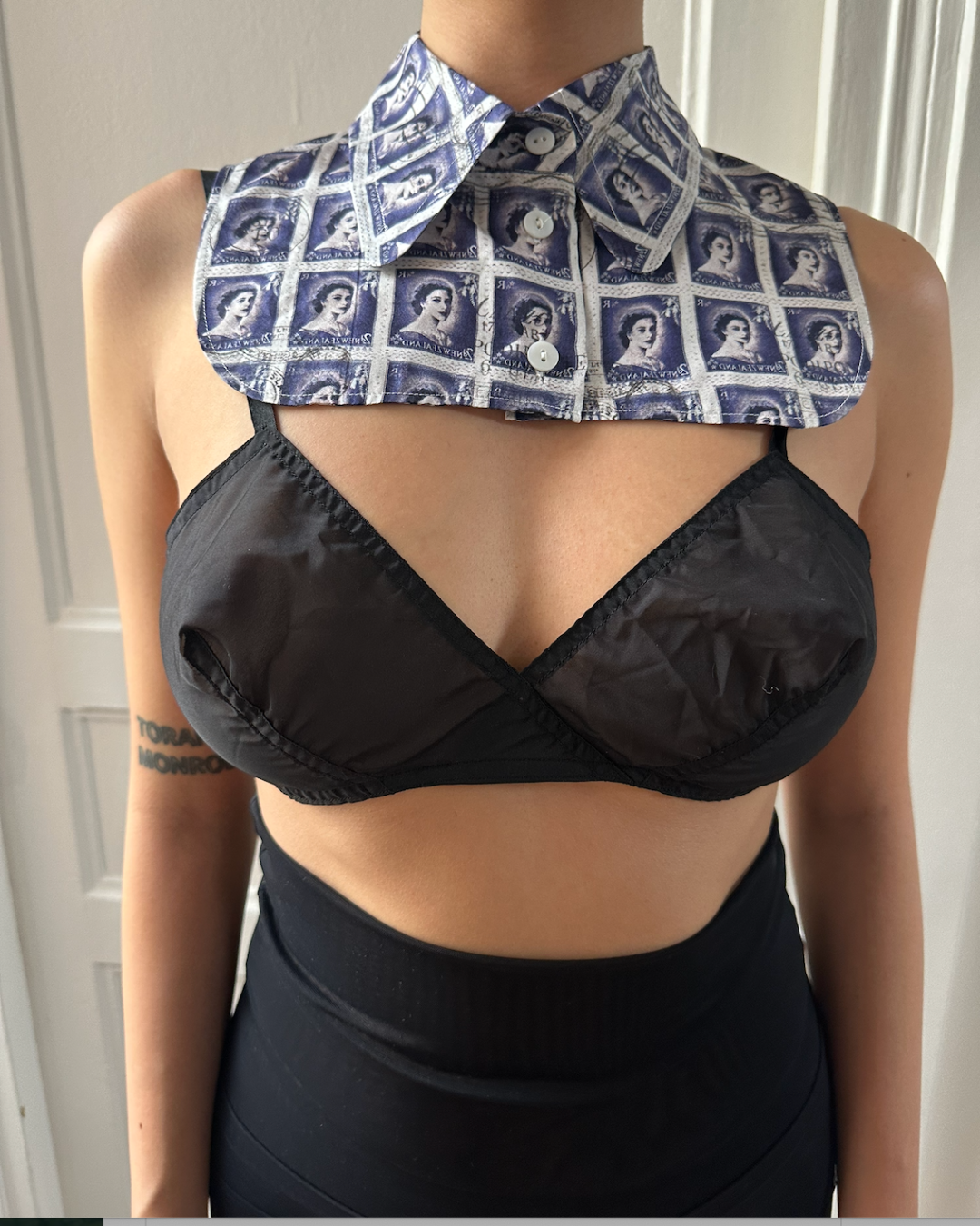 Printed Carven collar