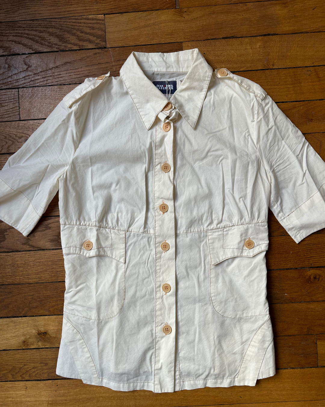 Fitted shirt with pockets
