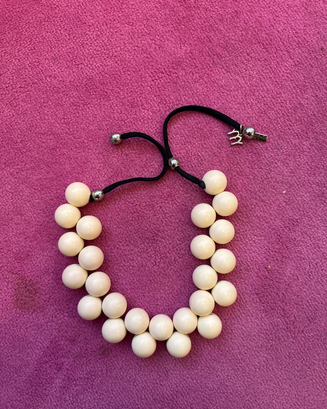 Beige pearl necklace