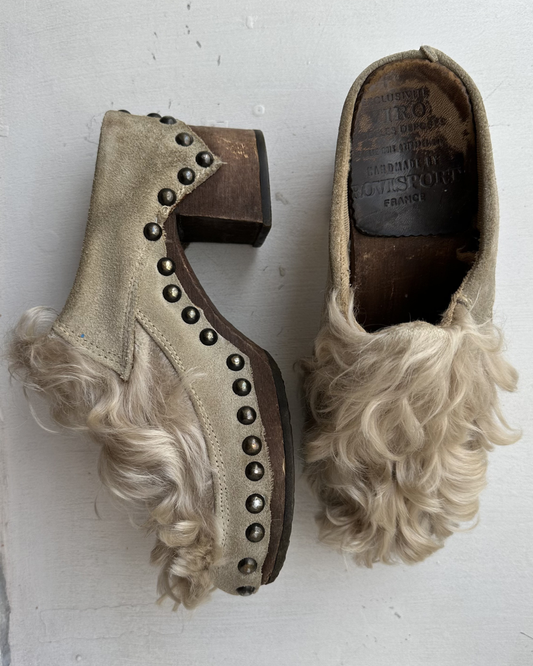 Fur clogs