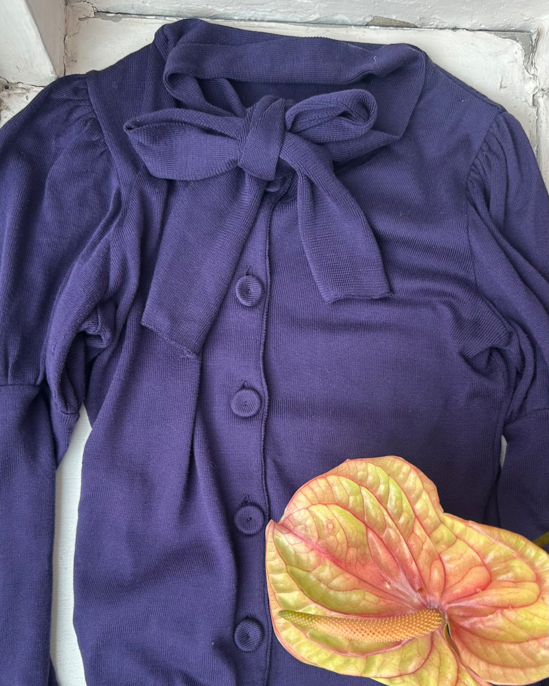 Cardigan with bow/tie