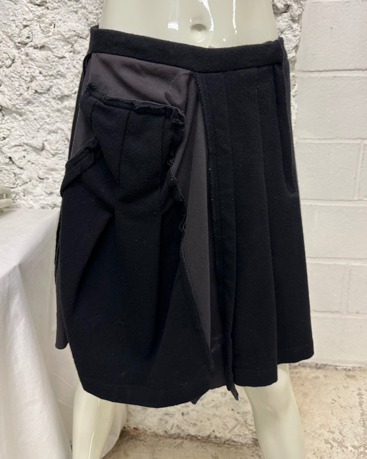 Bi-material wool skirt