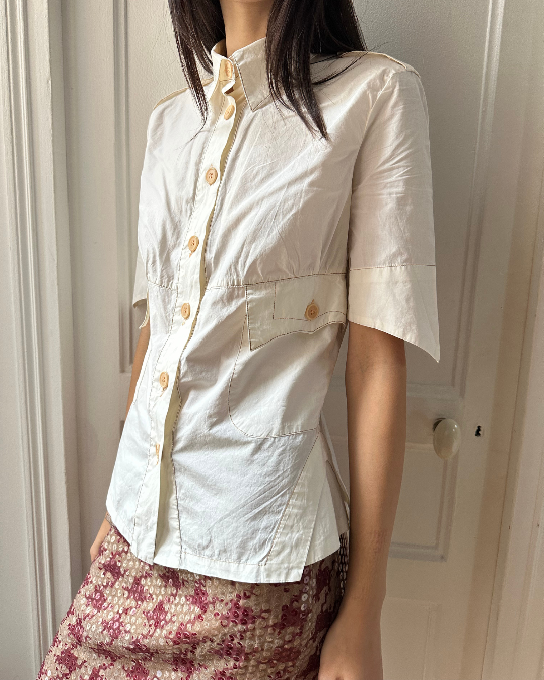 Fitted shirt with pockets