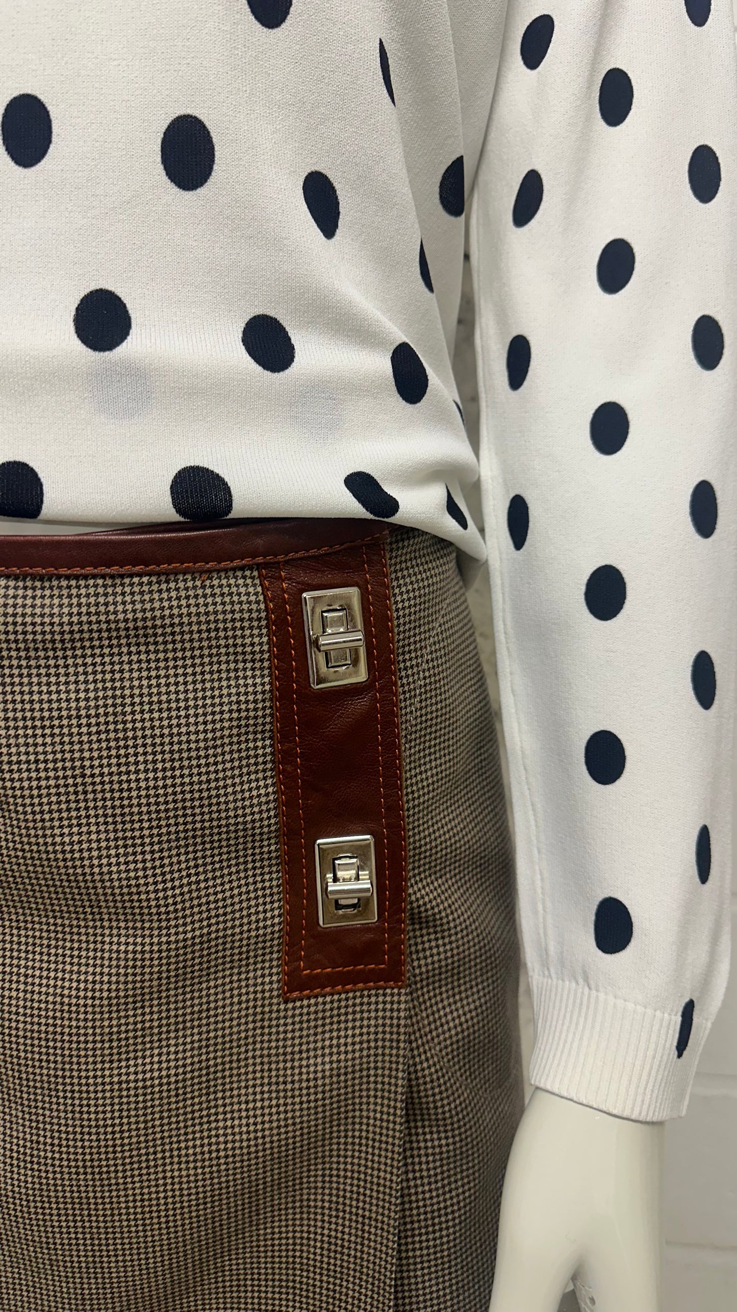 Checked skirt with padlock closure